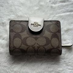 COACH コーチ 二つ折り財布 ベージュ ホワイト ボタンロゴ