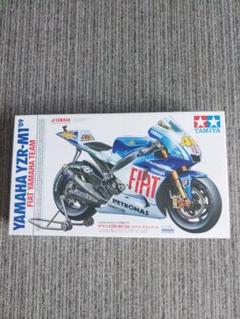 1/12 YAMAHA YZR-M1 '09 - メルカリ