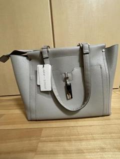 【美品】INDIVI バッグ　グレー INDIVI（インディヴィ）の「◇【トレンド！/合皮】ステッチ