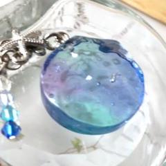 864 水面レジンバッグチャーム円