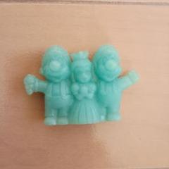 ロッテファミコンチョコ　スーパーマリオブラザーズピーチ姫　ルイージ消しゴム
