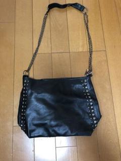 スタッズ付き ブラックショルダーバッグ