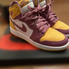 Nike Air Jordan 1 マルーン/イエロー