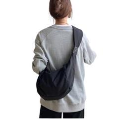 クロスボディバッグ　ブラック 軽量　調節可能ストラップ 新品・未使用品