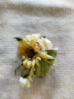 布花コサージュ イエローとホワイト ＃布花 ＃コサージュ ＃ハンドメイド