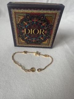 ✨Dior ゴールドトーンブレスレット 星型チャーム付き - メルカリ