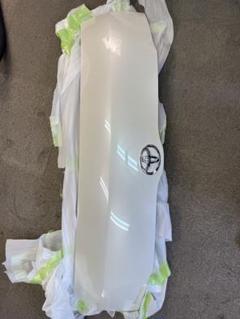 200系　ハイエース　純正　ボンネット　070 納車時新車外し保管品 200系ハイエース純正ボンネット070 納車時新車外し保管品