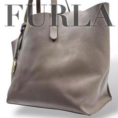 【良品】フルラ サリー トートバッグ ロゴチャーム 手提げ肩掛け レザー グレー