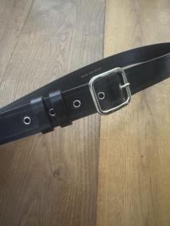 Dorisの珍しいベルトです。パーツが6個ついててとても可愛い