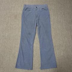 Levi’sコーデュロイパンツ