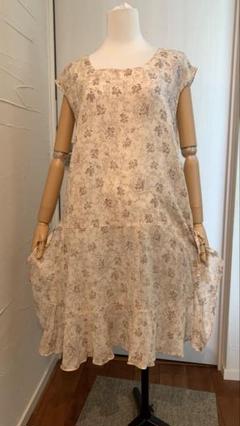 新品タグ付き☘️さえら【アキアカネ／Akiakane】エプロンドレス