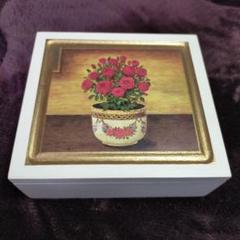 バラの花絵柄の木製小物入