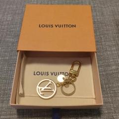 良品⭐️ LOUIS VUITTON LVロゴキーホルダー シルバー M65995 良品⭐️ LOUIS VUITTON LVロゴキーホルダー シルバー M65995