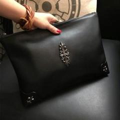 男性の流行のリベット封筒の革のシングルショルダーバッグ