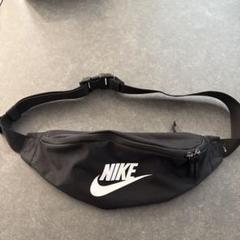 NIKE ナイキ　ウエストポーチ　ボディバッグ　黒　ブラック　スポーツ