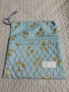 水色 チェリー柄 巾着袋 キルティング　入学入園準備　ハンドメイド