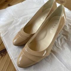 【美品】✨REGAL リーガル 24cm パンプス ゴールド金具 ベージュ 茶系 美品】✨REGAL リーガル 24cm パンプス ゴールド金具 ベージュ 茶系