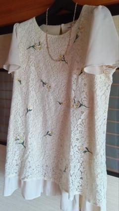 新品　11号　アイボリー レース刺繍 半袖チュニック　ギャラリービスコンティ 新品 11号 アイボリー レース刺繍 半袖チュニック ギャラリー
