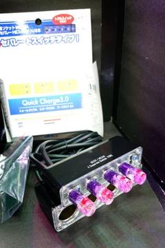 手作り水中花4連ソケットセパレート式スイッチ+1USB根元紫ラメ
