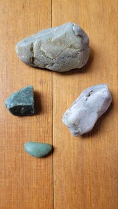 糸魚川翡翠海岸で拾った石 77g