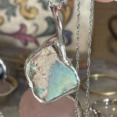 ハンドメイド　シルバー925 　ボルダーオパール原石　チャーム