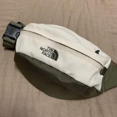THE NORTH FACE ボディバッグ ベージュ/レッド THE NORTH FACE ボディバッグ ベージュ/レッド