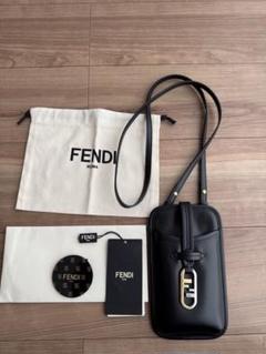 人気☆【FENDI】スマホホルダー ショルダー付き ブラック ロゴ スマホショルダー ブラック（黒）系 FENDI(フェンディ) - 海外