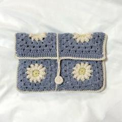 ハンドメイド　編み物　ブックカバー　ブックポーチ　マルチケース　グラニースクエア