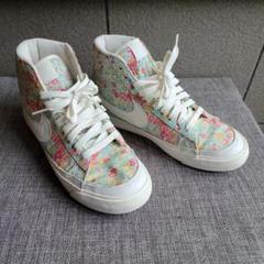 レア NIKE リバティ スニーカー 花柄 レディース 靴 ナイキ