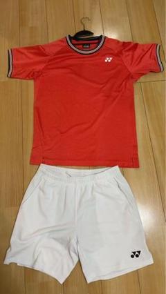 YONEX 赤シャツと白ショートパンツセット YONEX 赤シャツと白ショートパンツセット - メルカリ