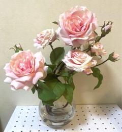 Emilio Robba ピンクの薔薇とヒペリカムの造花　ガラス花瓶 Emilio Robba ピンクの薔薇とヒペリカムの造花 ガラス花瓶