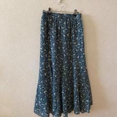 花柄ロングスカート