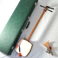 し*か様 三味線 本体 木製 3弦 白赤２本セットジャンク Amazon.co.jp: 三絃司きくおか 小じゃみ三線 赤富士 サンゲン