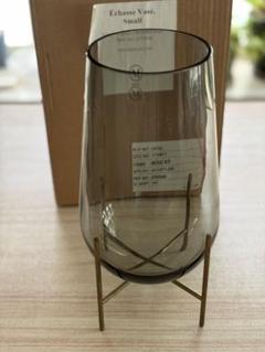 伊勢丹で購入正規品 menu イシャスベース  スモーク 花瓶 フラワーベース 伊勢丹で購入正規品 menu イシャスベース スモーク 花瓶