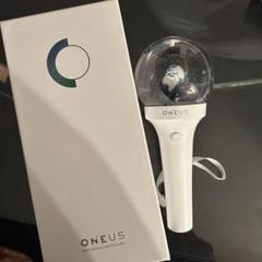 ONEUS グッズ　公式　ペンライト　ver.2 Amazon.co.jp: ONEUS - OFFICIAL LIGHT STICK VER.2 公式 グッズ