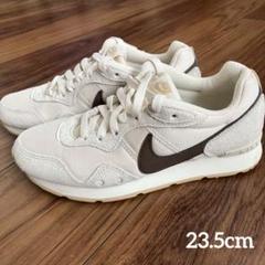 NIKE スニーカーベンチャーランナー　23.5cmこげ茶 NIKE スニーカーベンチャーランナー 23.5cmこげ茶 - メルカリ