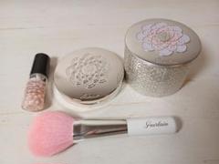 【4点セット】GUERLAIN／メテオリット ビーユ・コンパクト・バーズ・ブラシのサムネイル