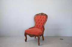 B568　英国アンティーク　ナーシングチェア 太鼓鋲 猫脚 B568英国アンティークナーシングチェア 太鼓鋲 猫脚