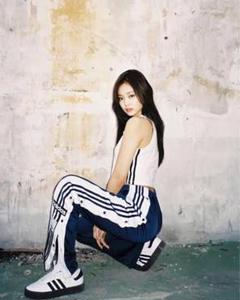 新品未使用‼️adidas 50周年 セットアップ ブラックピンク❤リサモデル 新品未使用‼️adidas 50周年 セットアップ ブラックピンク