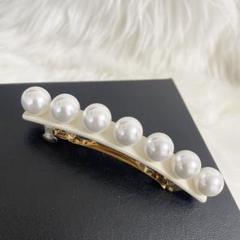 【新品未使用】パール付きヘアバレッタ　白　9cm 韓国　ヘアクリップ ホワイト