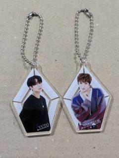 [新品未使用] PENTAGON アクリルキーホルダーセット(ユウト&ウソク)のサムネイル