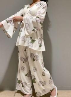 ジェラートピケセットアップ アルフォンス・ミュシャ椿姫ルーム