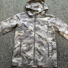 ☆【新品・タグ付き】Patagonia ナイロンジャケットパーカー 迷彩柄☆ パタゴニア ナイロンジャケット ジャンバー 迷彩柄 男女兼用 150