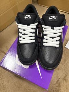 Nike SB Dunk Low Pro Black Whiteのサムネイル