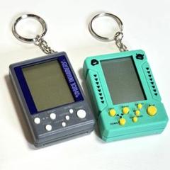 スペースインベーダー　キーホルダー　金属製 スペースインベーダー キーホルダー 金属製