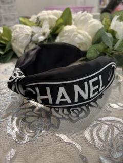 未使用☆正規品　CHANEL　ヘアバンド　カチューシャ　リボン　ココマーク　白黒 2023年 秋冬 CHANEL シャネル ヘアバンド カチューシャ カメリア