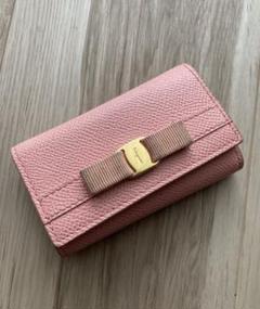 2025年最新】Salvatore Ferragamo カラー：ピンク系 キーケース