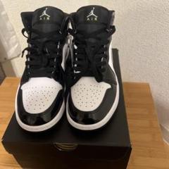 新品未使用 AirJordan1 Mid BlackPatentのサムネイル
