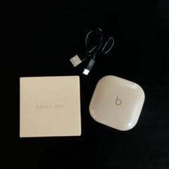 Beats Fit Pro キムカーダシアン　ムーン　中古品 Beats Fit Pro キムカーダシアン ムーン 中古品