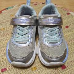 SKECHERS 光るスニーカー